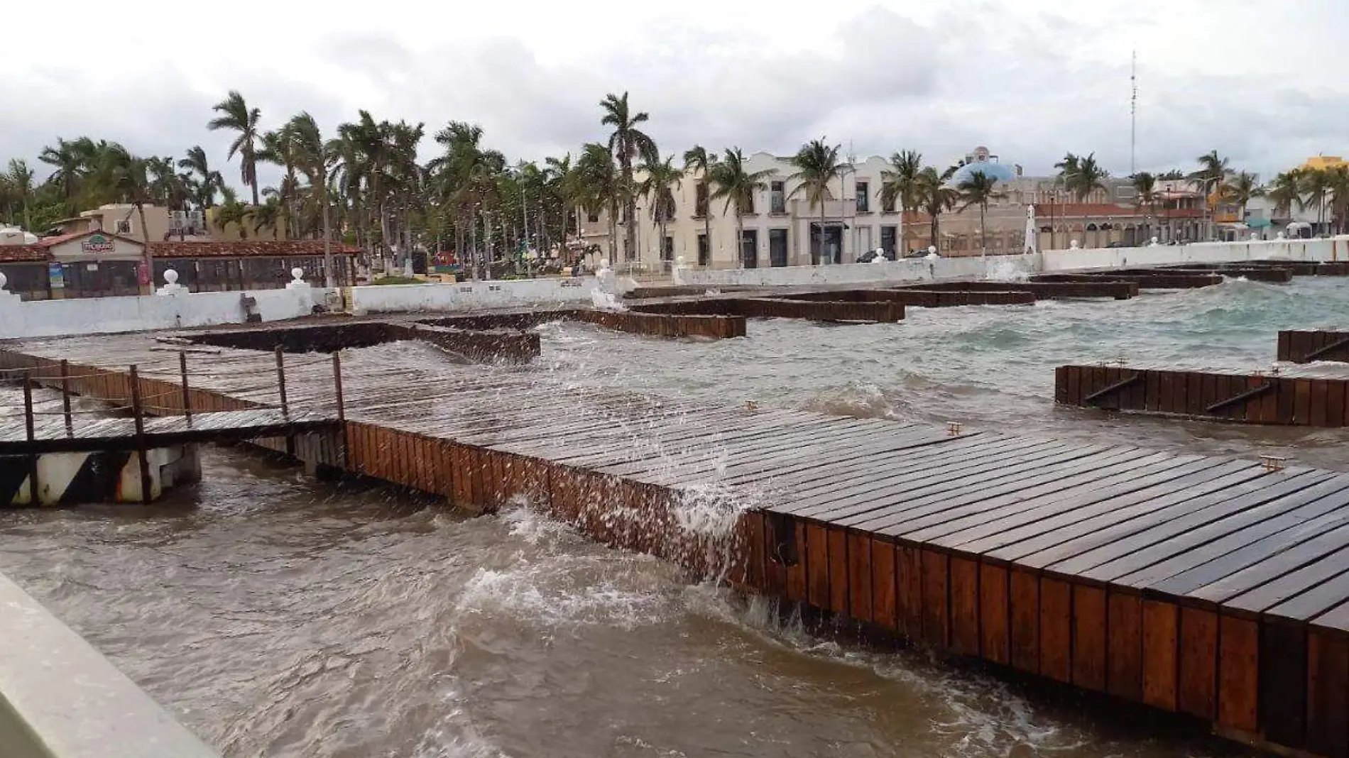 Huracán Milton en Yucatán y QR